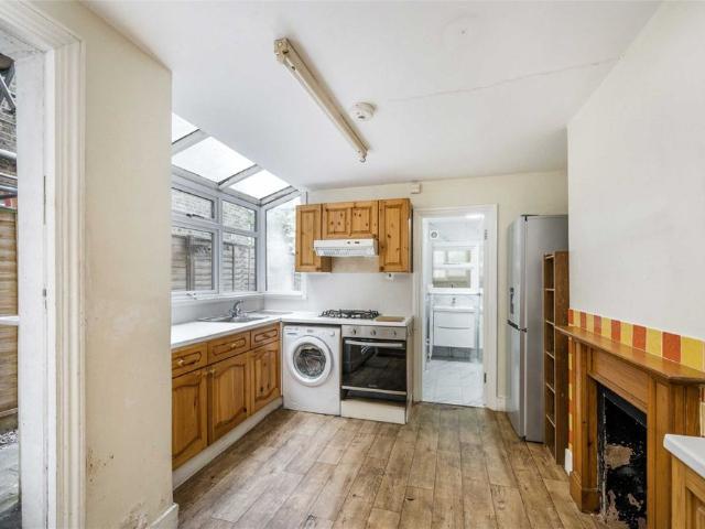 Davisville Road, Shepherds Bush, W12, London