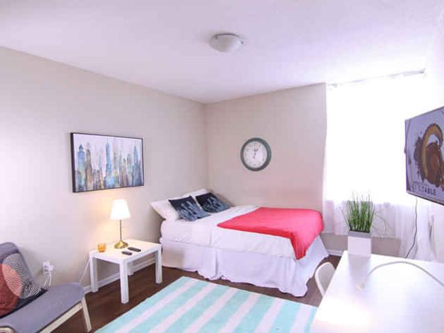 Davisville, Toronto Has an Apartment