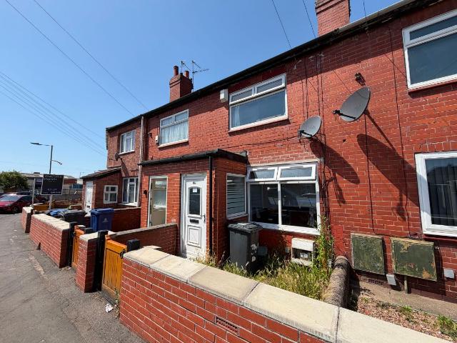 Daw Lane, Bentley, Doncaster DN5, 2 bed terraced house to rent, £600 pcm | PrimeLocation