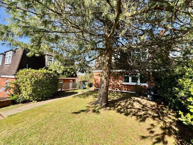 Dawberry Fields Road, Birmingham. 1 bed apartment to rent £875 pcm £202 pw