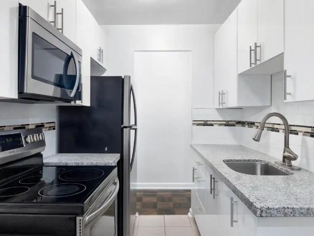Dawes Apartments — Renovated 1 Bedroom