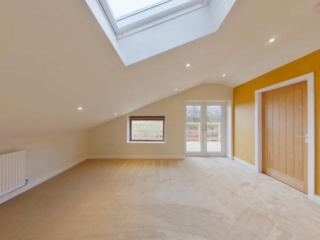 Dawes Lane, Rickmansworth WD3 3 bed flat to rent £2,000 pcm £462 pw