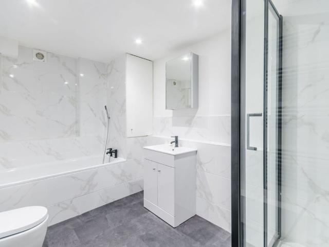 Dawes Road, Fulham Broadway, London SW6, 2 bed maisonette to rent, £3,000 pcm | PrimeLocation