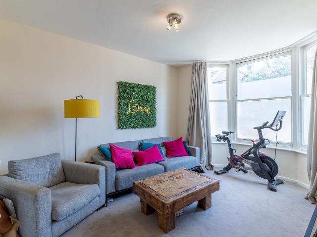 Dawes Road, Fulham, London SW6, 2 bed flat to rent, £3,000 pcm | PrimeLocation