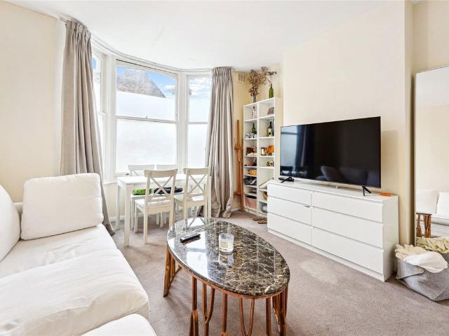 Dawes Road, London SW6, 2 bed maisonette to rent, £3,000 pcm | PrimeLocation