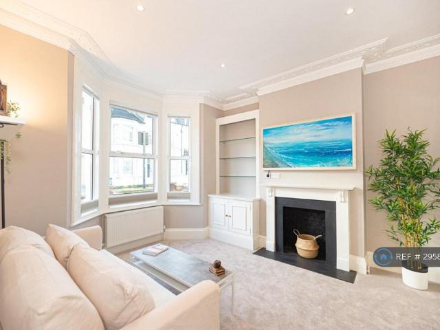 Dawes Road, London, SW6 4 bed terraced house to rent £5,450 pcm £1,258 pw