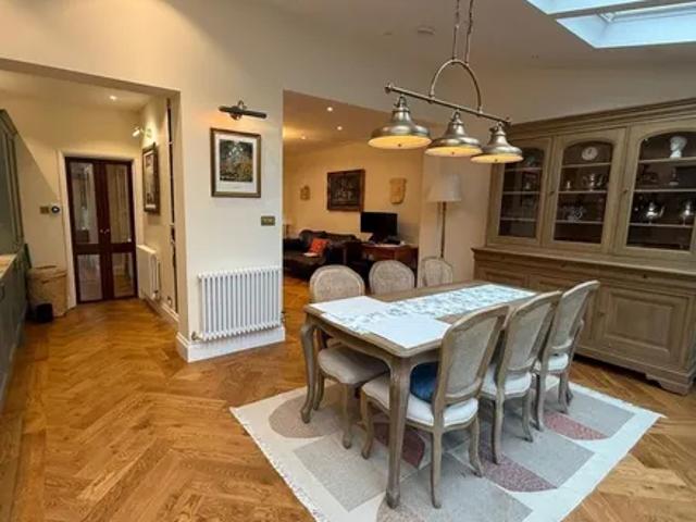 Dawlish Avenue, Bowes Park, London, N13 4HP, United Kingdom | 3 bed duplex for rent #138934080 | Rentberry