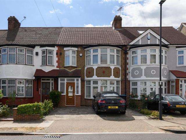 Dawlish Avenue, London N13 4 bed house to rent £2,750 pcm £635 pw