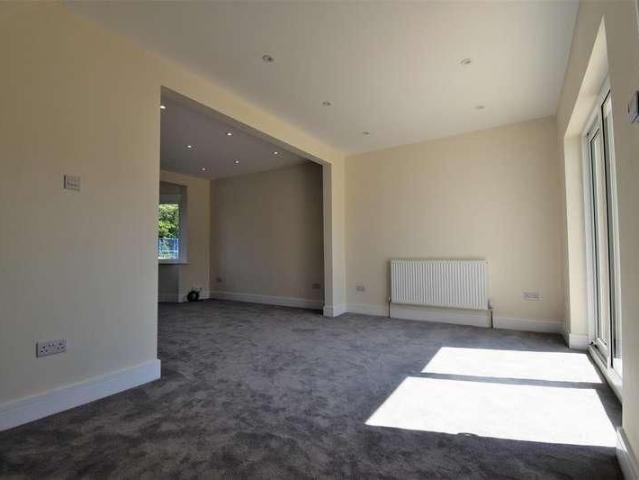 Dawlish Drive, Ruislip, HA4
