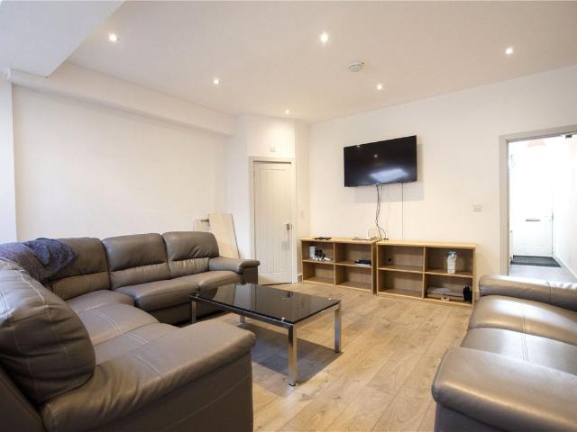 Dawlish Road, Birmingham, West Midlands B29, 8 bed shared accommodation to rent, £650 pcm | PrimeLocation