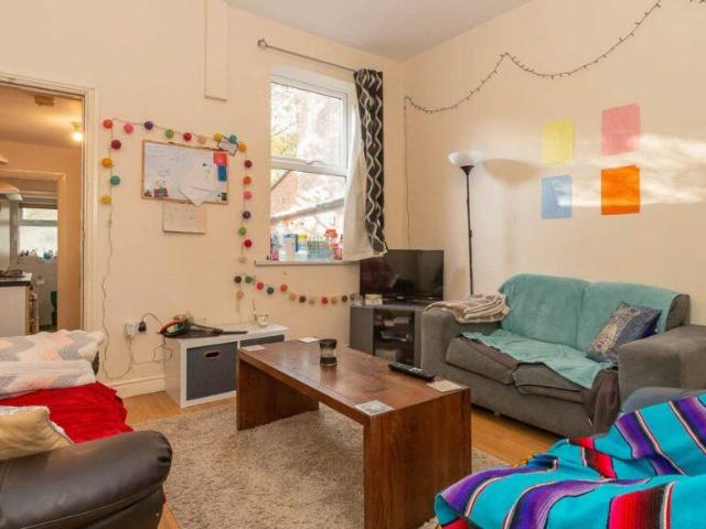Dawlish Road, Birmingham B29 3 bed terraced house to rent £1,302 pcm £300 pw