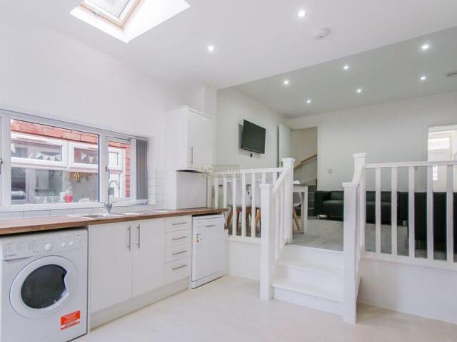 Dawlish Road, Birmingham B29 4 bed terraced house to rent £628 pcm £145 pw