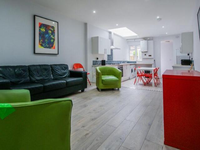 Dawlish Road, Birmingham B29 5 bed terraced house to rent £555 pcm £128 pw