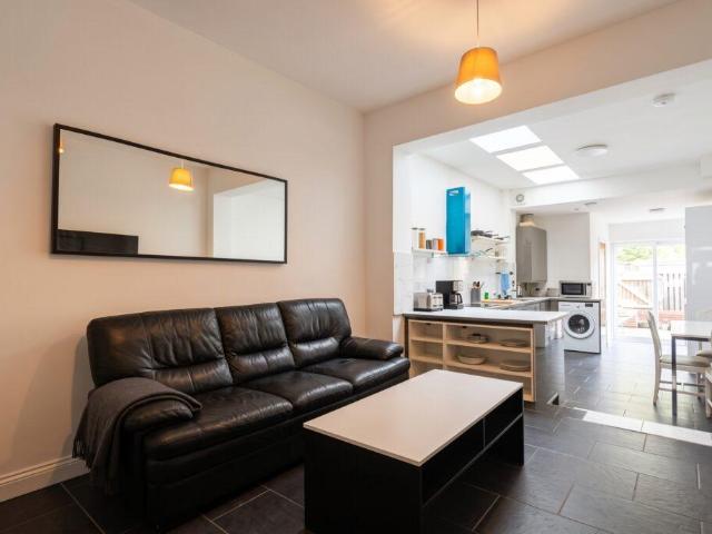 Dawlish Road, Birmingham B29 5 bed terraced house to rent £2,775 pcm £640 pw