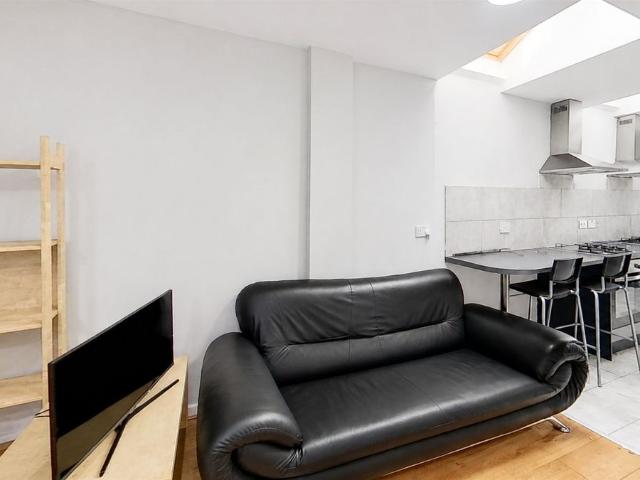 Dawlish Road, Birmingham B29, 6 bed shared accommodation to rent, £607 pcm | PrimeLocation