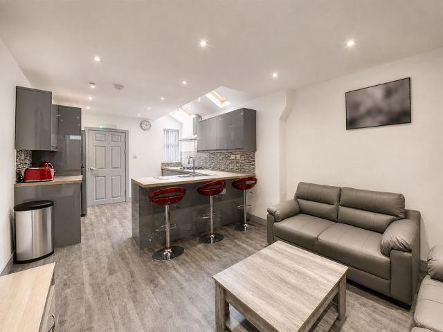 Dawlish Road, Birmingham B29, 6 bed shared accommodation to rent, £628 pcm | PrimeLocation