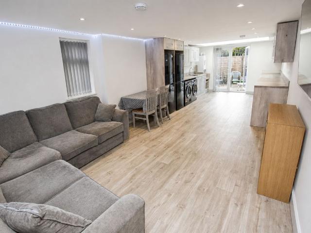 Dawlish Road, Birmingham B29, 6 bed shared accommodation to rent, £641 pcm | PrimeLocation