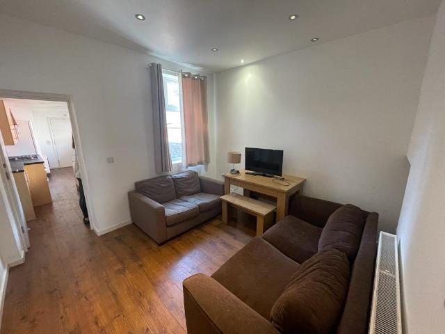 Dawlish Road, Selly Oak, Birmingham 4 bed terraced house to rent £1,734 pcm £400 pw