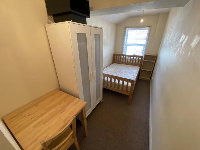 Dawlish Road Room 4, Selly Oak B29 1 bed house to rent £521 pcm £120 pw