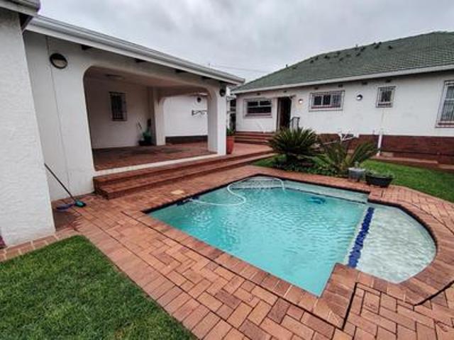 dawnview 3 bedroom off the grid living!