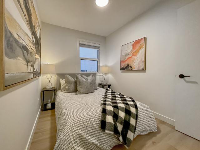 Dawson Landing Pointe 3 Bedroom + 2 Bathroom + Den Apartment for Rent