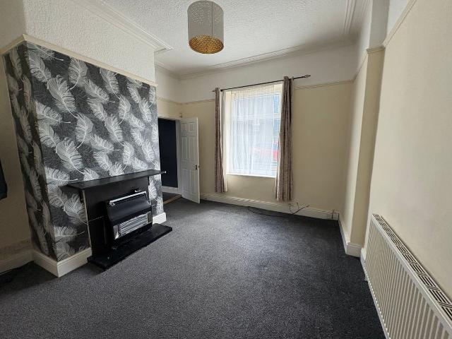 Dawson Lane, Bradford BD4, 3 bed terraced house to rent, £800 pcm | PrimeLocation