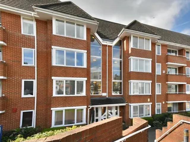Dawson's Hill Footpath Donkey Alley to Overhill Road, London, SE22 0PU, United Kingdom | 3 bed apartment for rent #136748575 | Rentberry