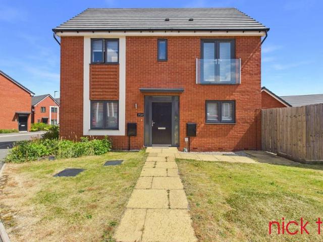 Daytona Grove, Wolverhampton WV10 3 bed detached house to rent £1,395 pcm £322 pw
