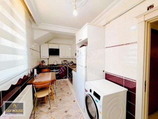 Day House'den Camları Yüksek 10 Yaşında Bahçeli Bahçe Kat