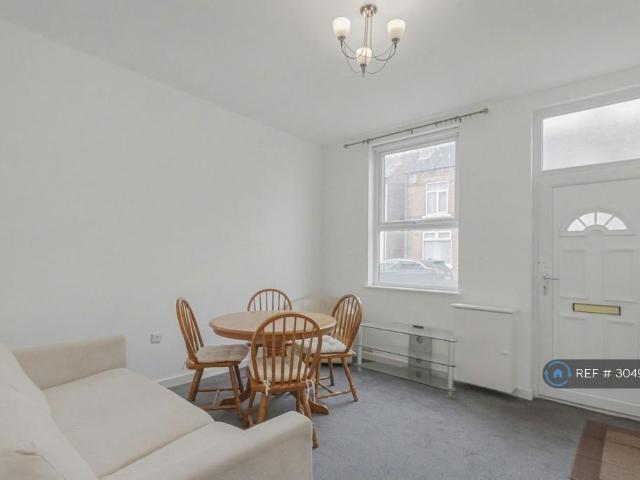 Daybrook, Nottingham, NG5 3 bed terraced house to rent £1,300 pcm £300 pw