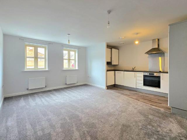 Daycroft, Barnsley, S71 2 bed flat to rent £750 pcm £173 pw