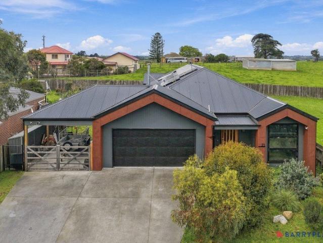 Daylston's Finest Contemporary, Luxury, Space & Lifestyle