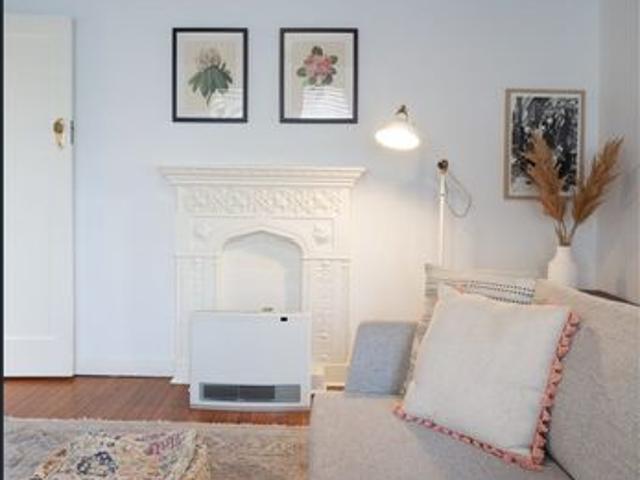 Dazzling 2 bedroom boho apartment right next to Cooper Park $1,200 a week fully furnished