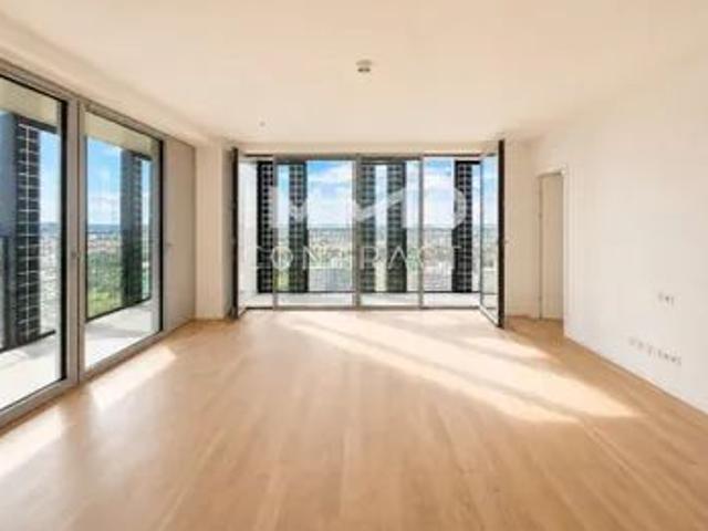 DC2 Tower: 36. Etage Erstbezug mit 39sqm Balkon inkl. Fitnesstudio