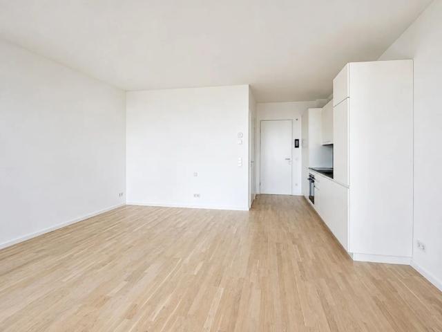 DC2 Tower: 39. Etage Panorama Ausblick und Loggia
