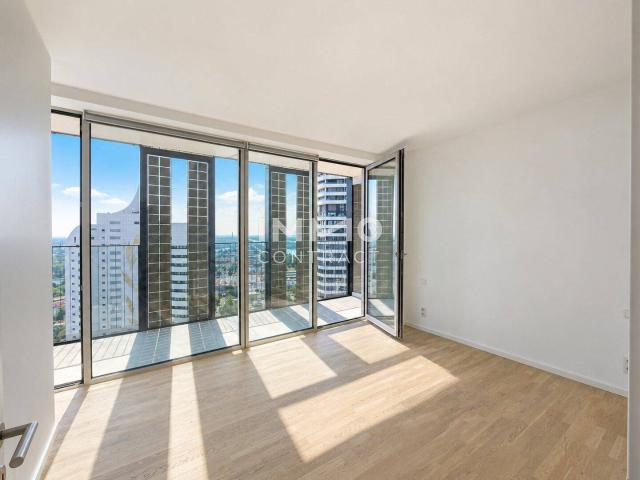 DC2 Tower: 39m2 Loggia Erstbezug SKY RESIDENCES