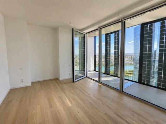 DC2 Tower: 43. Etage mit Weitblick: Erstbezug U1 Donauinsel SKY RESIDENCES
