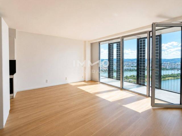 DC2 Tower: Jeden Tag Sonnenuntergang Erstbezug 32. Etage