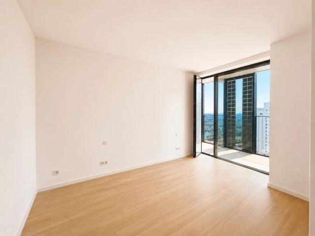DC2 Tower: SKY RESIDENCES 34. Etage mit Wasserblick