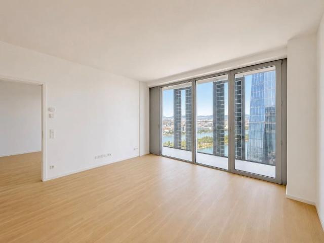 DC2 Tower: SKY RESIDENCES