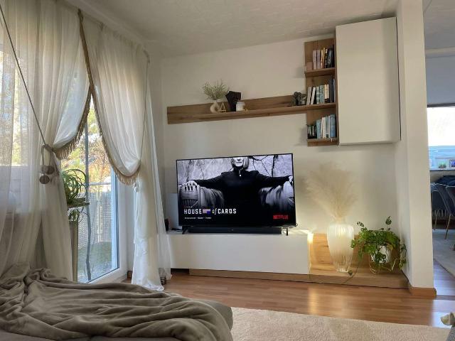 DG Wohnung mit 3 Zimmern, EBK, Stellplatz und Balkon