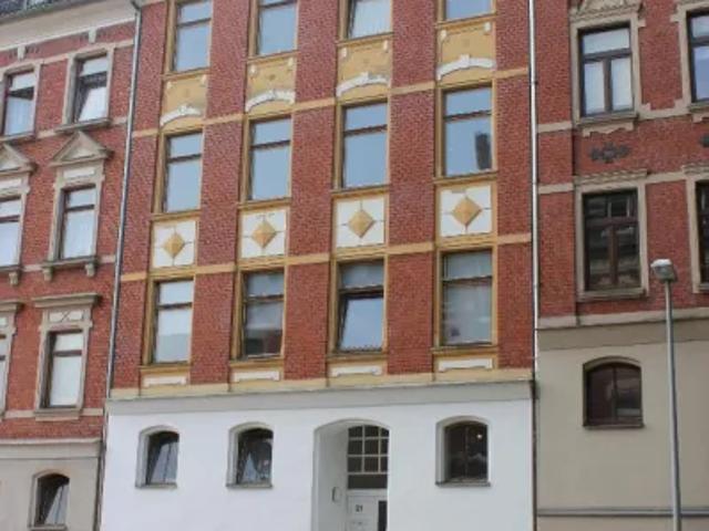 ! DG Wohnung mit EBK WaMa und 2 Extra Zimmern im Dach!