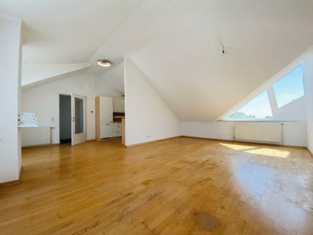 DG WOHNUNG IN ZENTRUMSNÄHE MIT TERRASSE, GARTEN UND WUNDERSCHÖNEM AUSBLICK