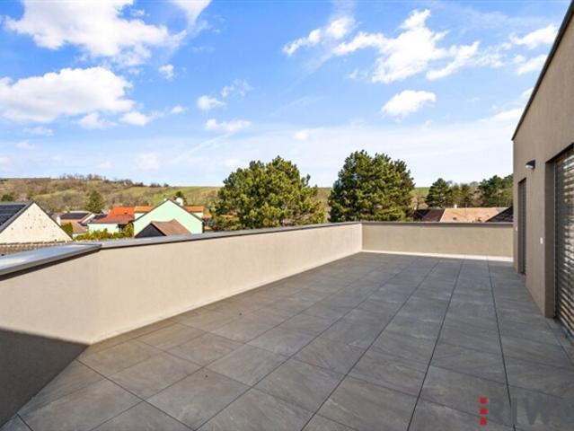 Wohlfühloase Nähe Wien Living Weinviertel I Herbst Special Stellplatz gratis dazu I DG Luxus mit rund 115m² Terrasse / Loggia I Wolkersdorf und Gerasdorf