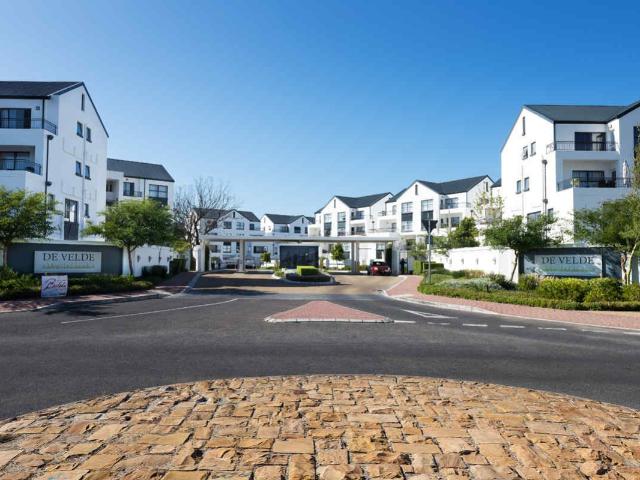 De Velde Deluxe: 1 Bedroom with Full Lifestyle Access