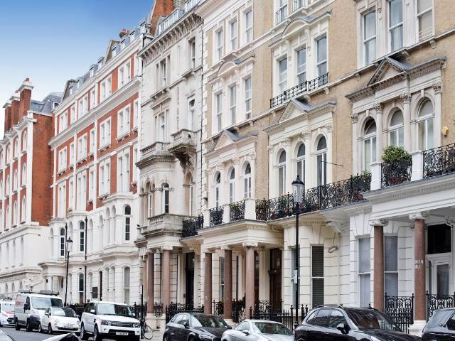 De Vere Gardens, Kensington, Hyde Park, London W8, 3 bed flat to rent, £6,348 pcm | PrimeLocation