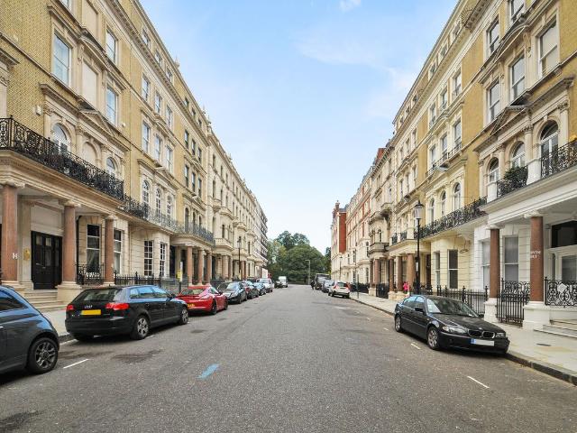 De Vere Gardens, Kensington, Hyde Park SW7, 3 bed flat to rent, £6,350 pcm | PrimeLocation