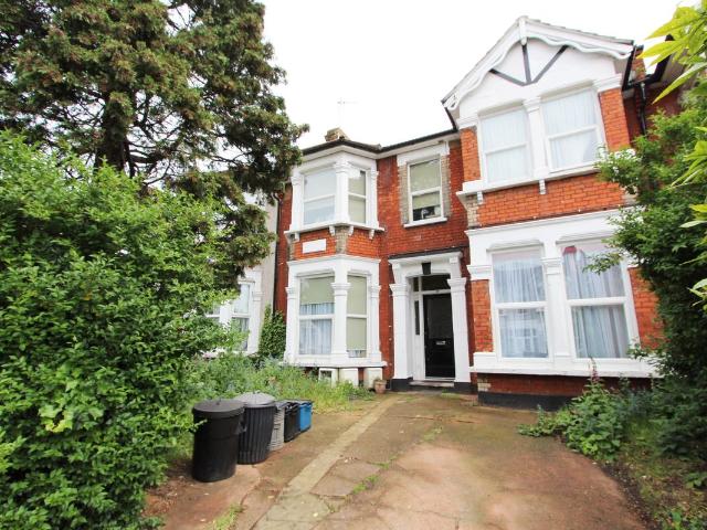 De Vere Gardens, Ilford IG1, 1 bed flat to rent, £1,300 pcm | PrimeLocation