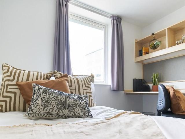 De Walden Way, Bradford BD7, 1 bed flat to rent, £429 pcm | PrimeLocation