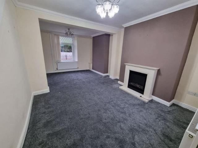 De Winton Terrace, Caerphilly CF83 3 bed terraced house to rent £950 pcm £219 pw